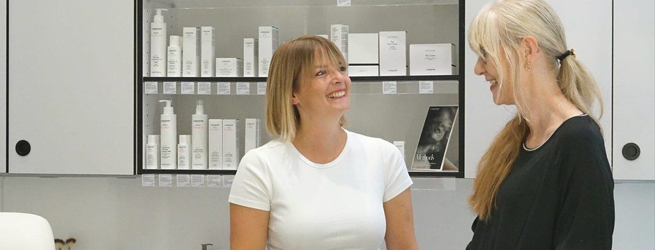 Beratungsgespräch in der Kosmetikkabine im Salon Denise Hensel in Tuttlingen